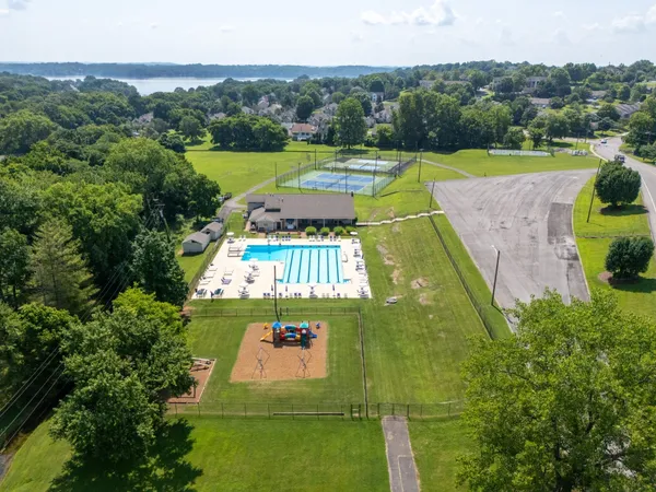 $1,700 | 104 Waterview Drive, Hendersonville, TN 37075