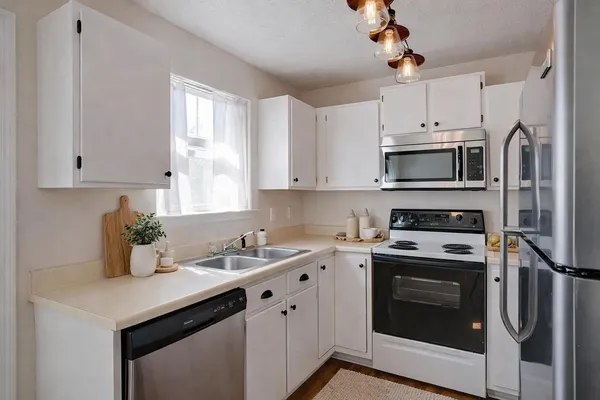 $1,700 | 104 Waterview Drive, Hendersonville, TN 37075