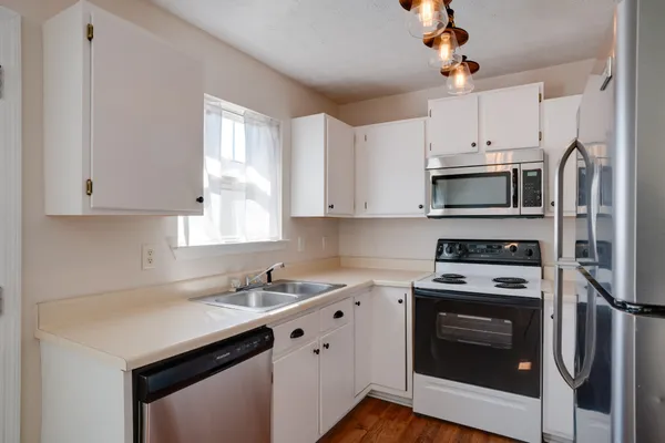 $1,700 | 104 Waterview Drive, Hendersonville, TN 37075