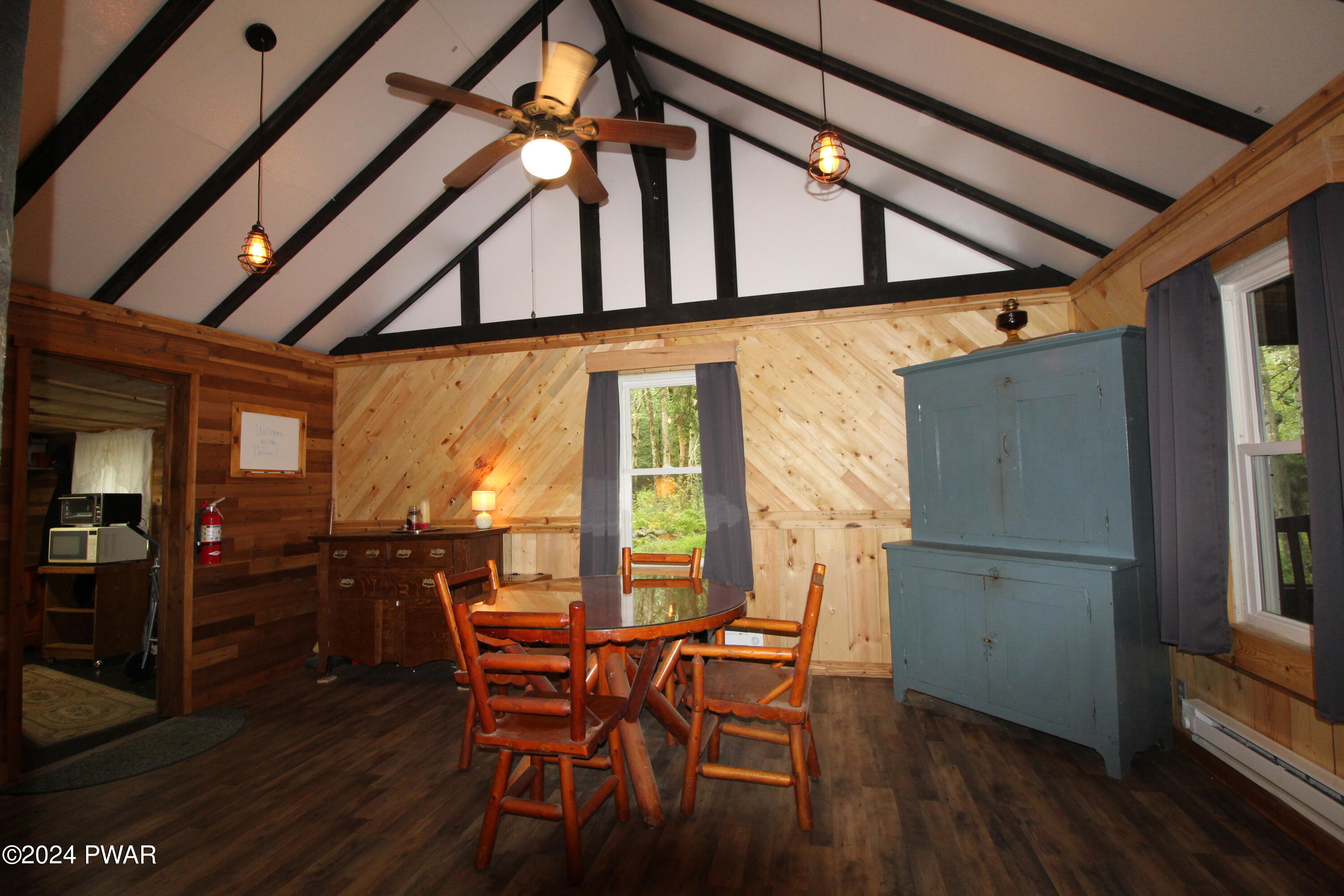 165 North Shore Road Greentown, PA 18426 - Photo 4 of 31 Great Room
