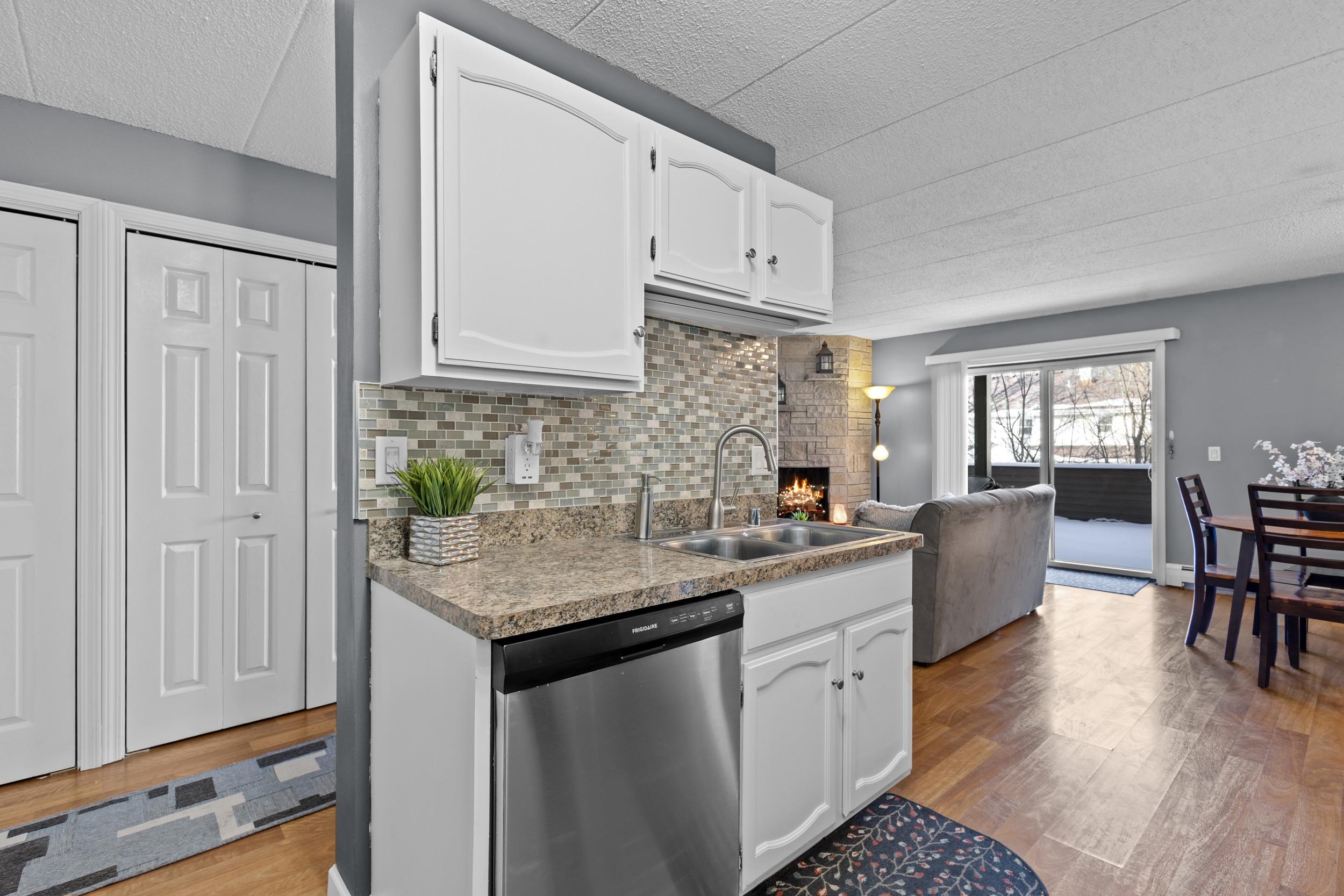 10 Maple Wood Lane, Unit 3 Madison, WI 53704 - Photo 6 of 44