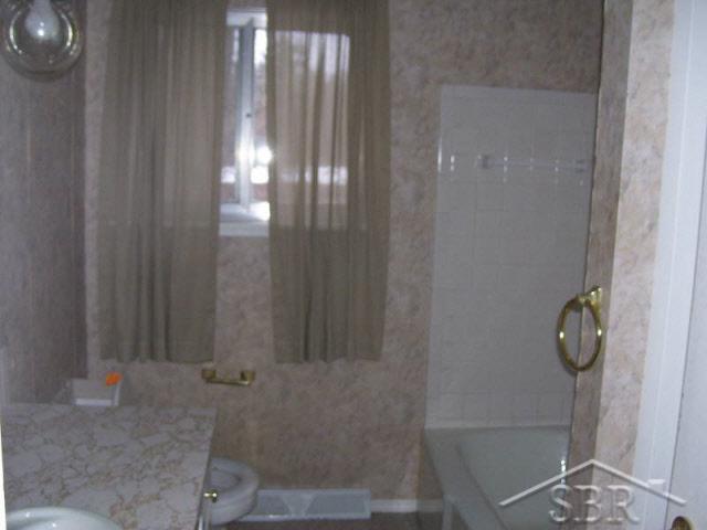 20043252-5.JPG