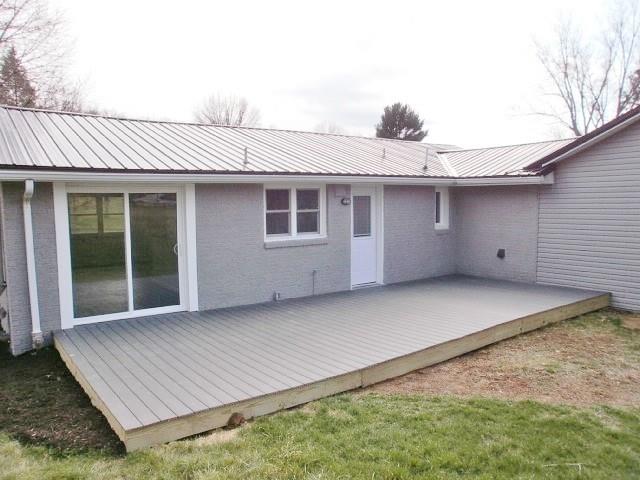 305 East McMurray Road Canonsburg, PA 15317 - Photo 22 of 24 a view of a house with a yard and wooden fence