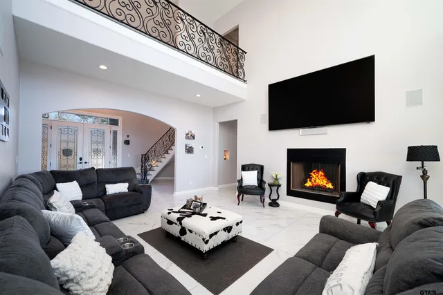 $1,995,000 | 145 Private Road, Pittsburg, TX 75686