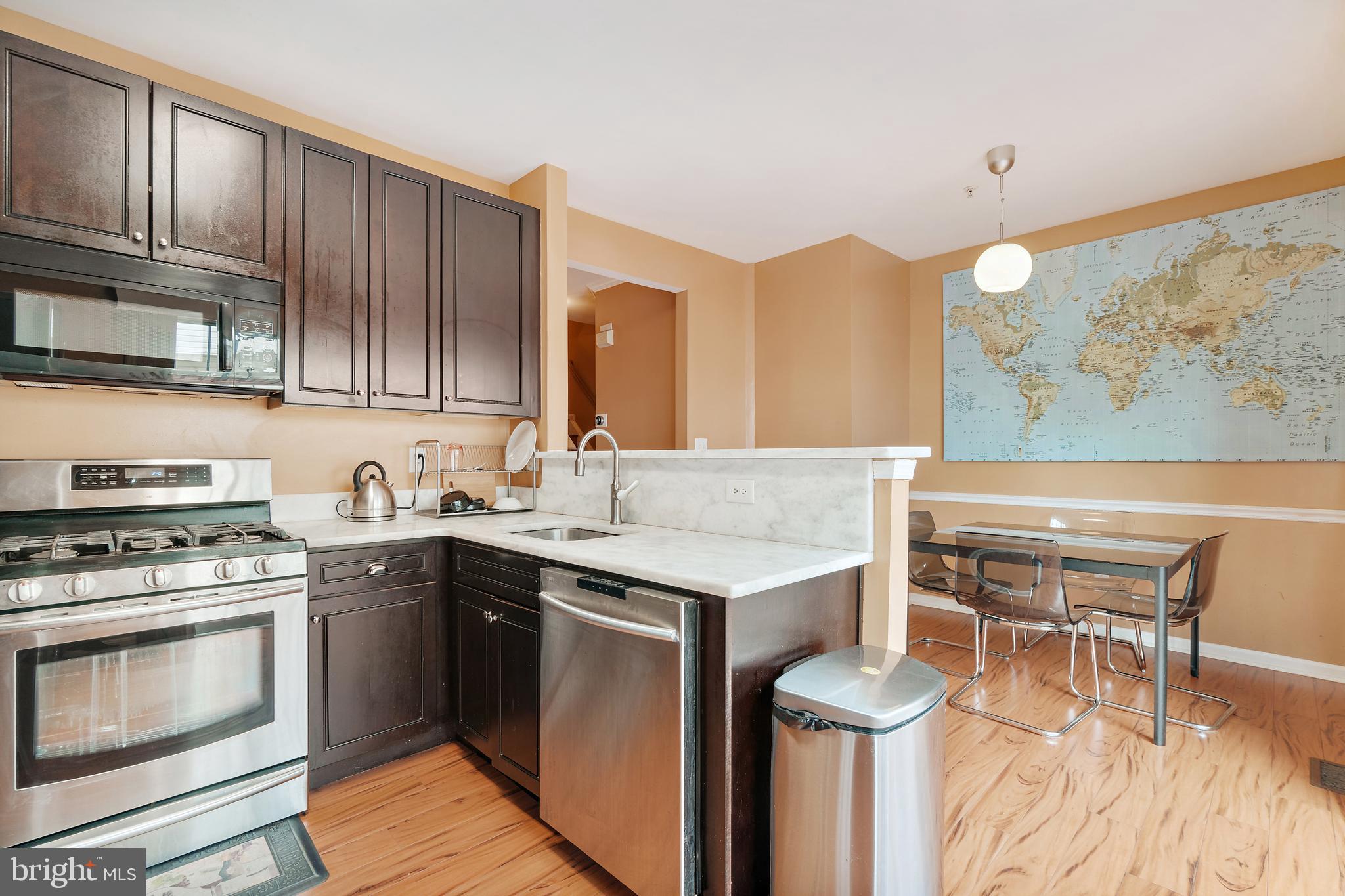 116 Rabbit Chase Drive Laurel, MD 20724 - Photo 13 of 32 Kitchen with Quartz counter top