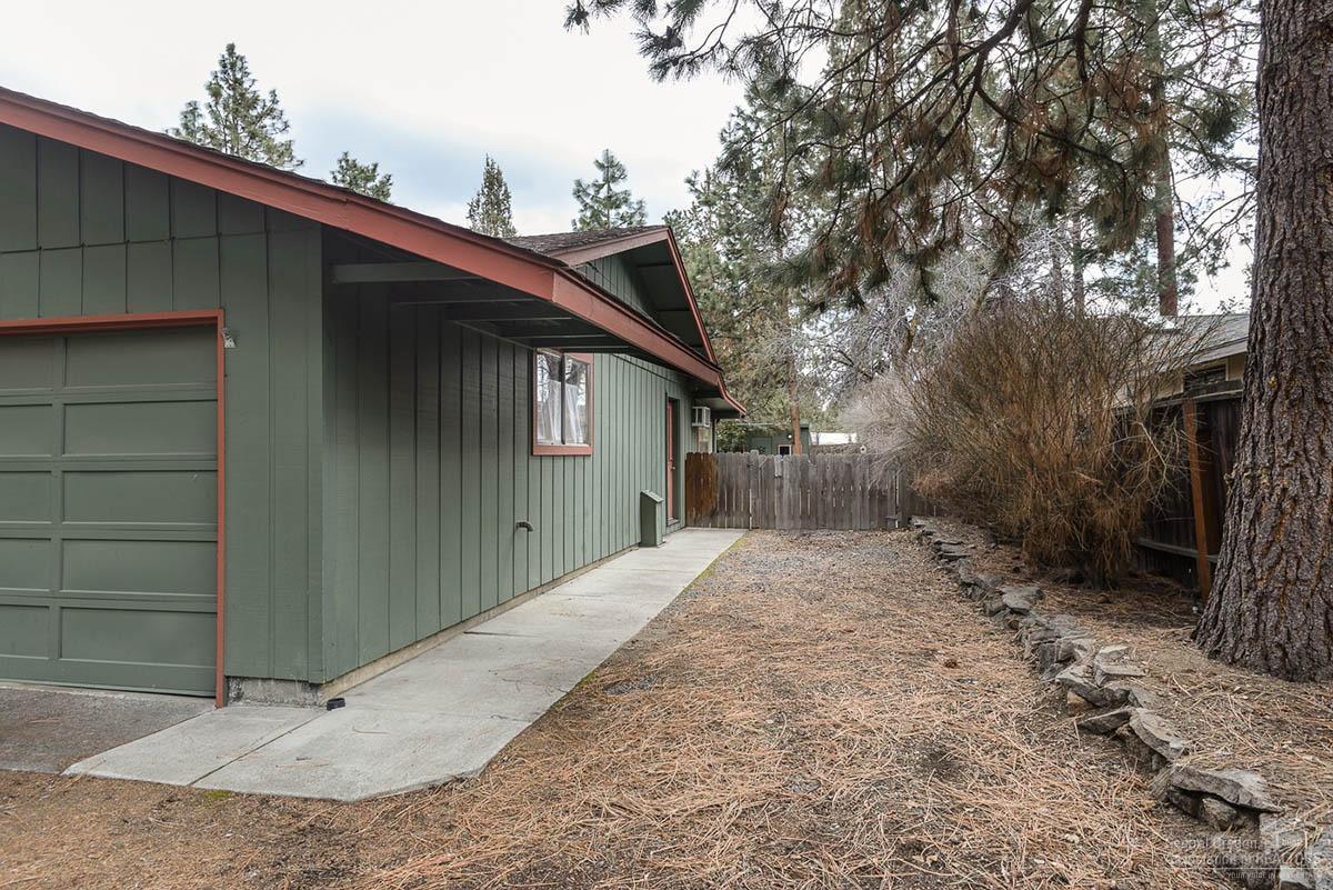 20235 Rae Road Bend, OR 97702 - Photo 3 of 23 Additional Photo