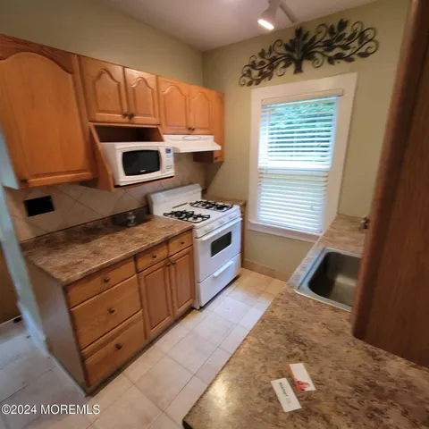 $2,900 | 63 Reids Hill Road, Morganville, NJ 07751