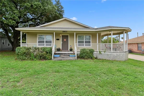 $1,850 | 1803 South College Avenue, Bryan, TX 77801