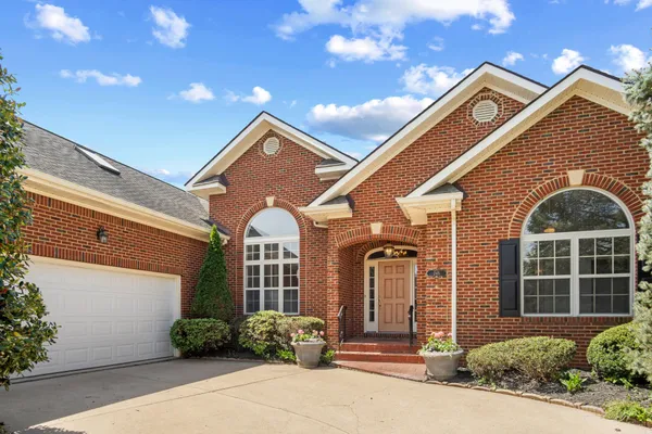 $694,900 | 245 Carriage Chase Circle, Warrenton, VA 20186