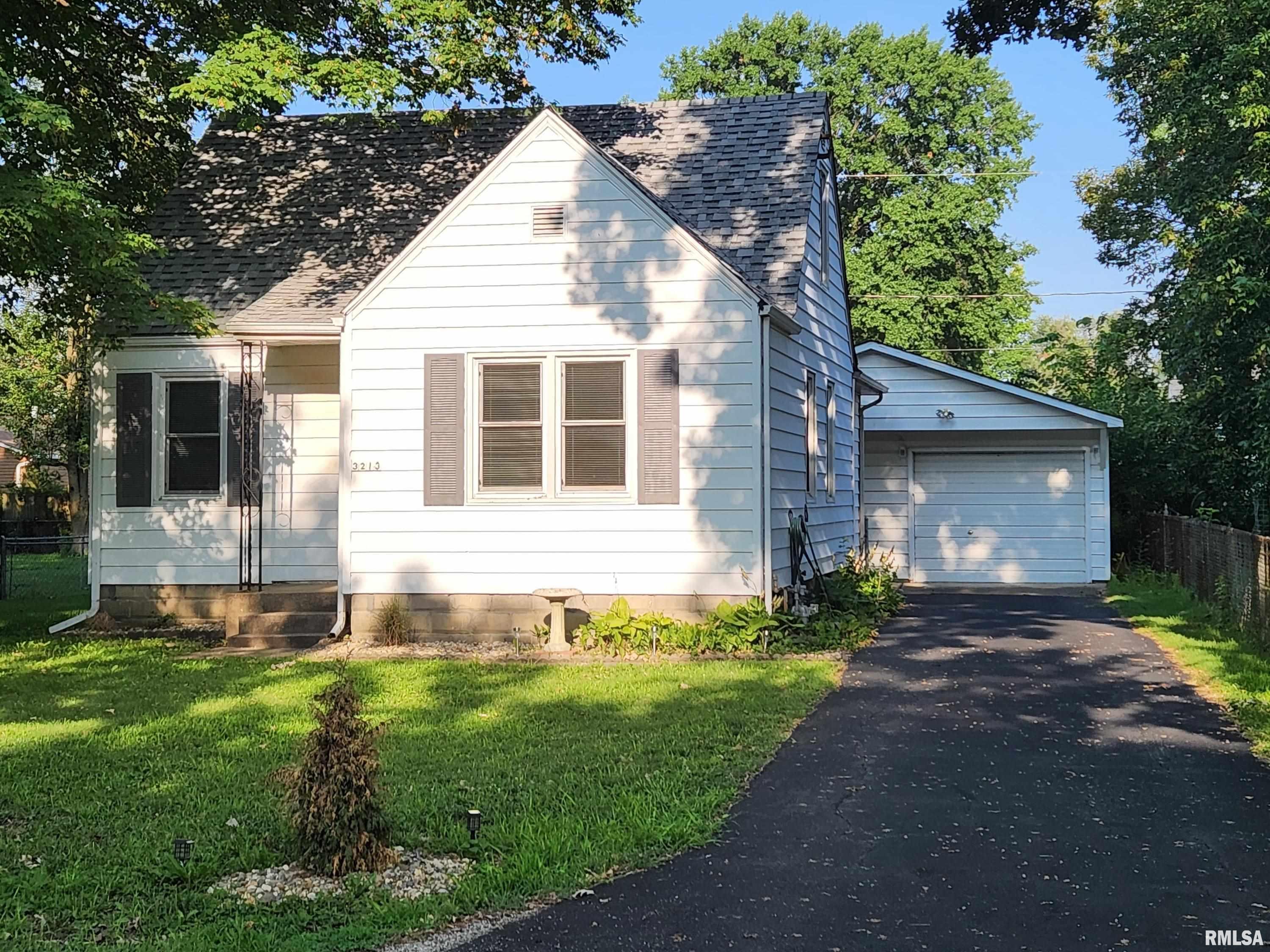 3213 South Palmer Street Springfield, IL 62703 - Photo 1 of 16 Gallery Image 1