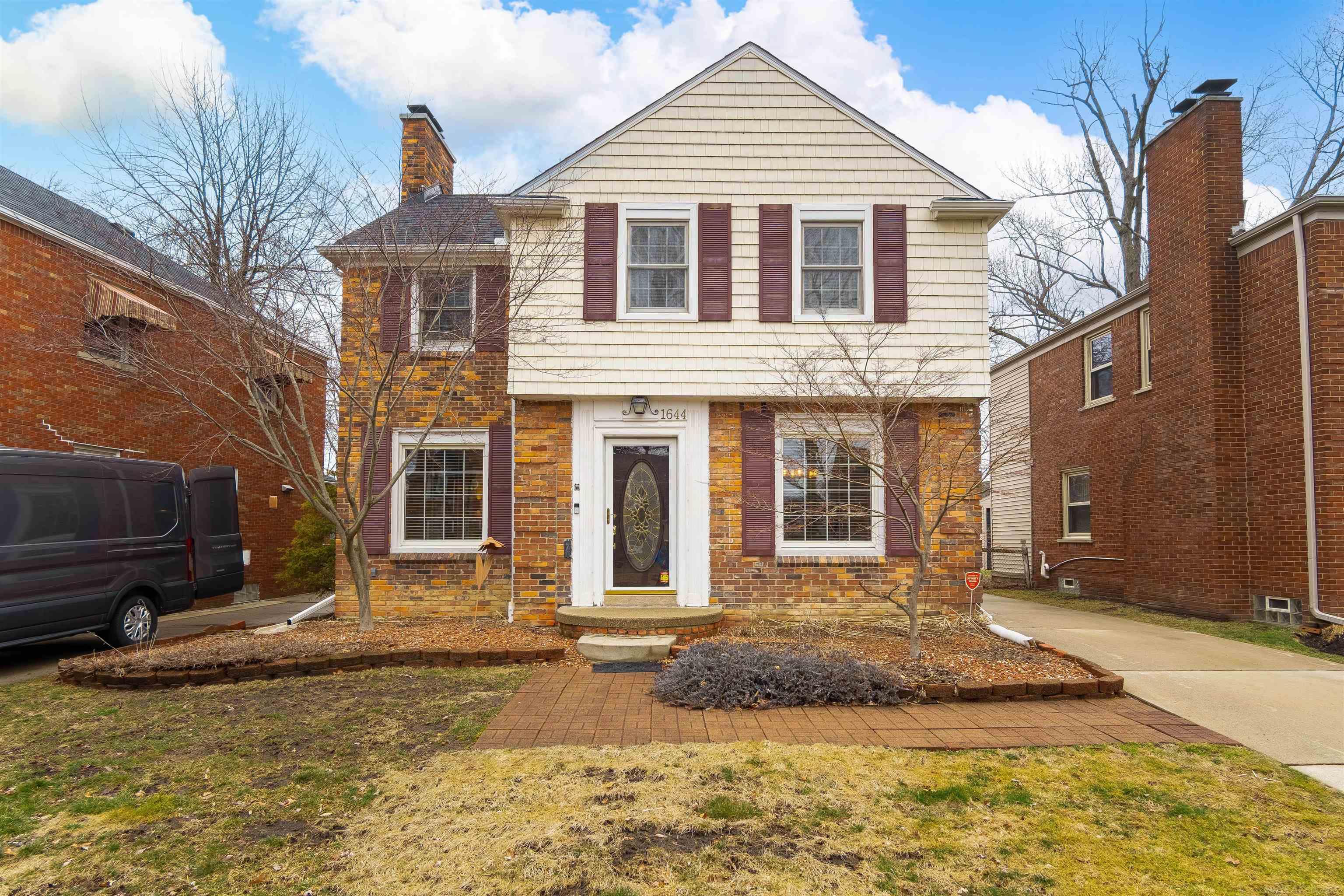 1644 Severn Road Grosse Pointe Woods, MI 48236 - Photo 1 of 45