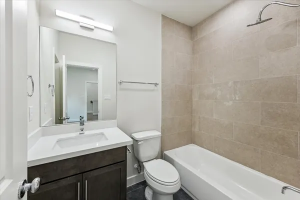 $2,475 | 410 North Stiles Street, Houston, TX 77011