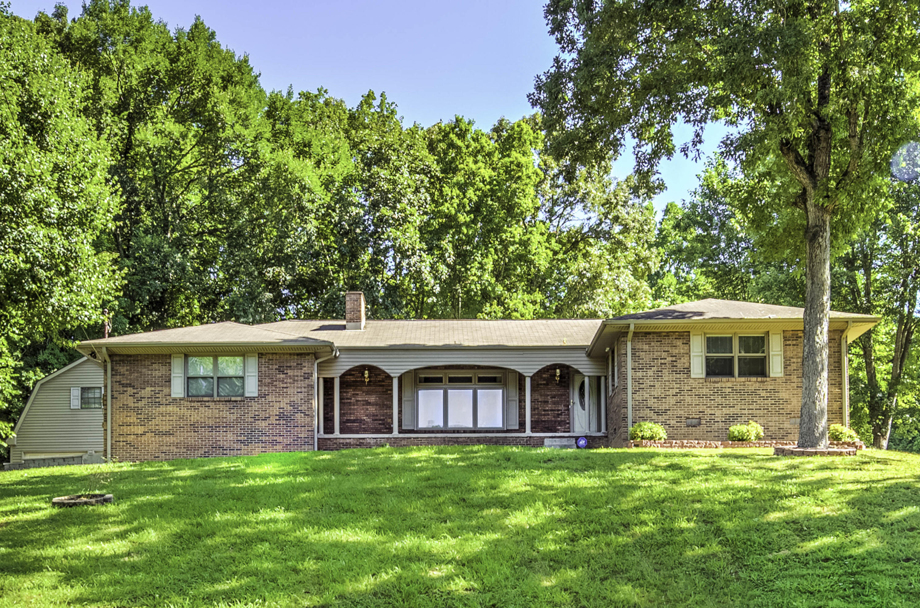 216 Lakeview Lane Oak Ridge, TN 37830 - Photo 1 of 37 216 lakeview photos