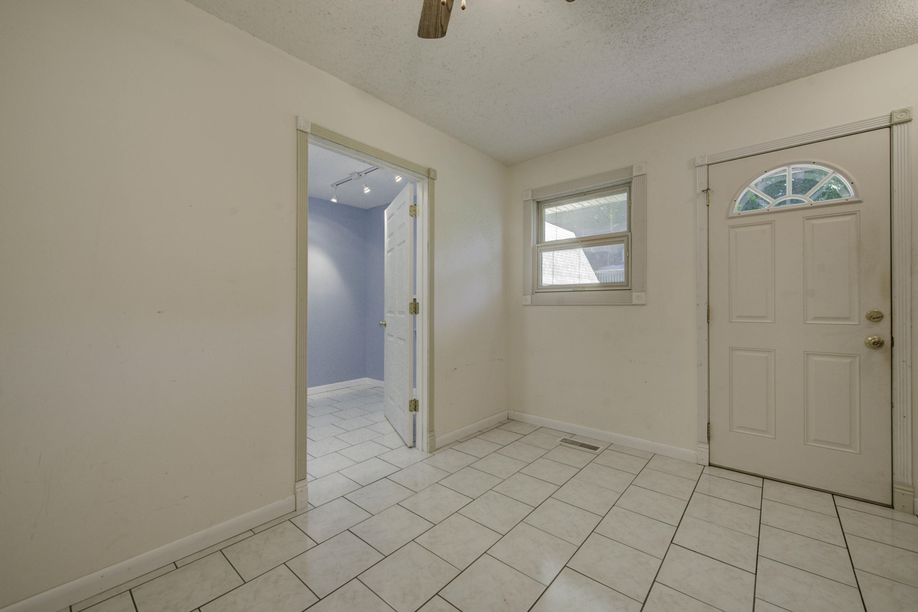 216 Lakeview Lane Oak Ridge, TN 37830 - Photo 16 of 37 216 Lakeview Ln 37830-16