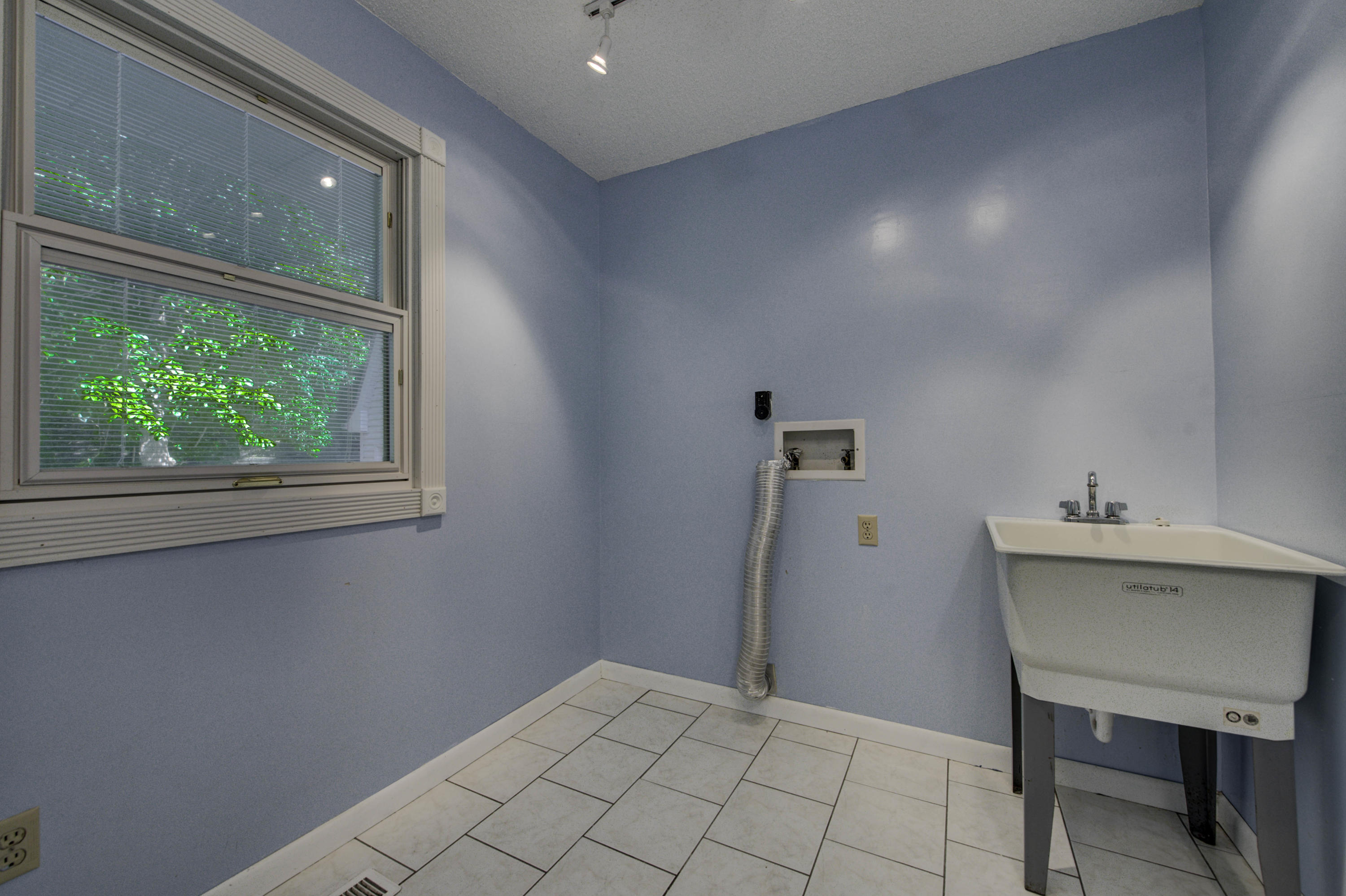 216 Lakeview Lane Oak Ridge, TN 37830 - Photo 18 of 37 216 Lakeview Ln 37830-18