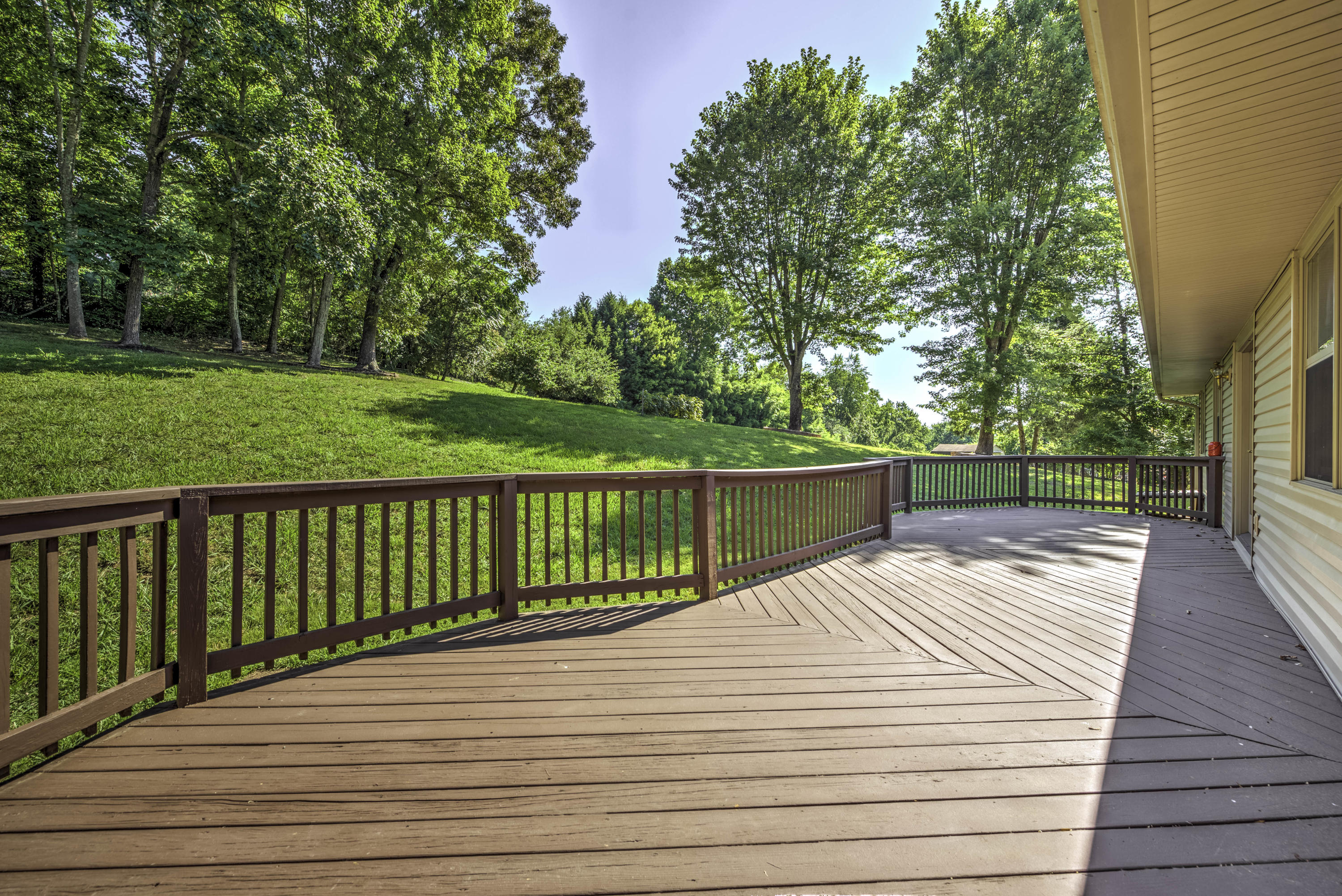 216 Lakeview Lane Oak Ridge, TN 37830 - Photo 27 of 37 216 Lakeview Ln 37830-27