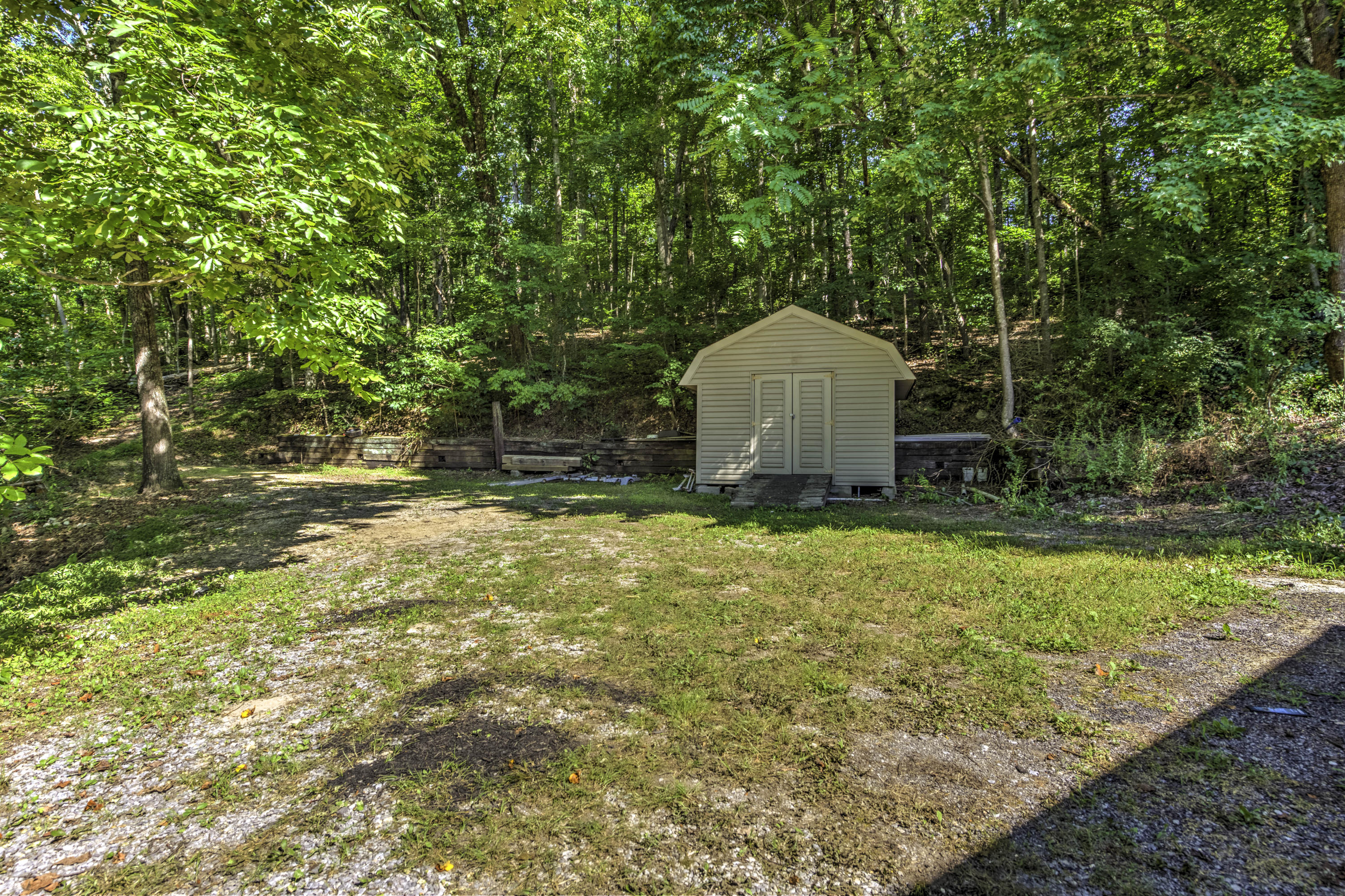 216 Lakeview Lane Oak Ridge, TN 37830 - Photo 30 of 37 216 Lakeview Ln 37830-30