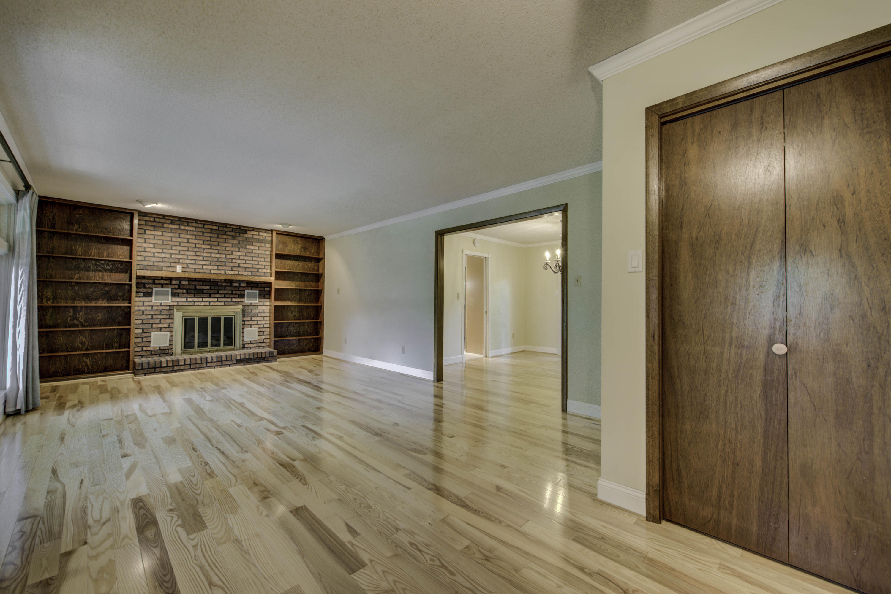 216 Lakeview Lane Oak Ridge, TN 37830 - Photo 5 of 37 216 Lakeview Ln 37830-5