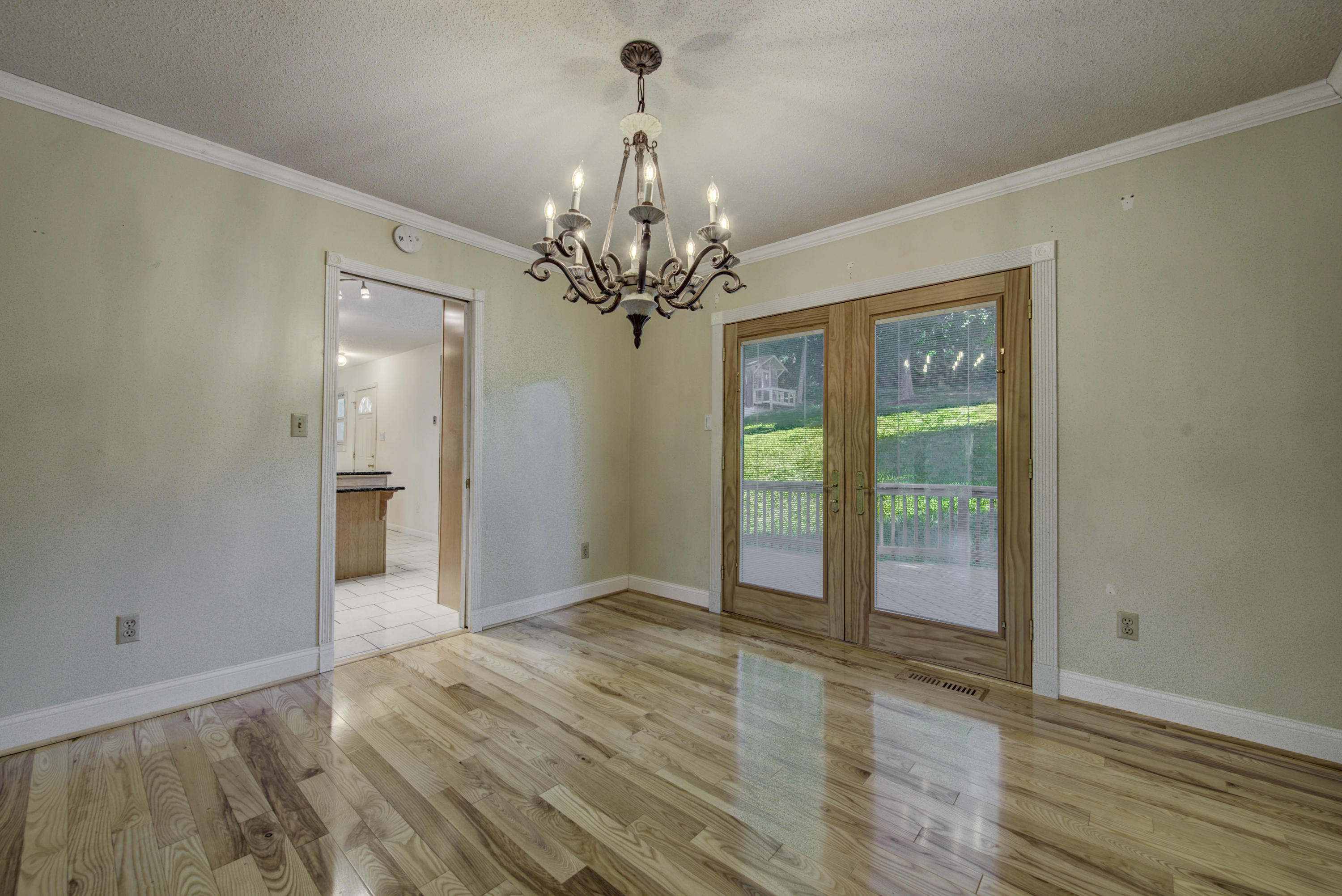 216 Lakeview Lane Oak Ridge, TN 37830 - Photo 9 of 37 216 Lakeview Ln 37830-9