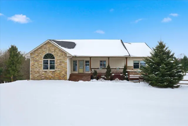 $549,900 | 1047 174th Street, Hammond, WI 54015