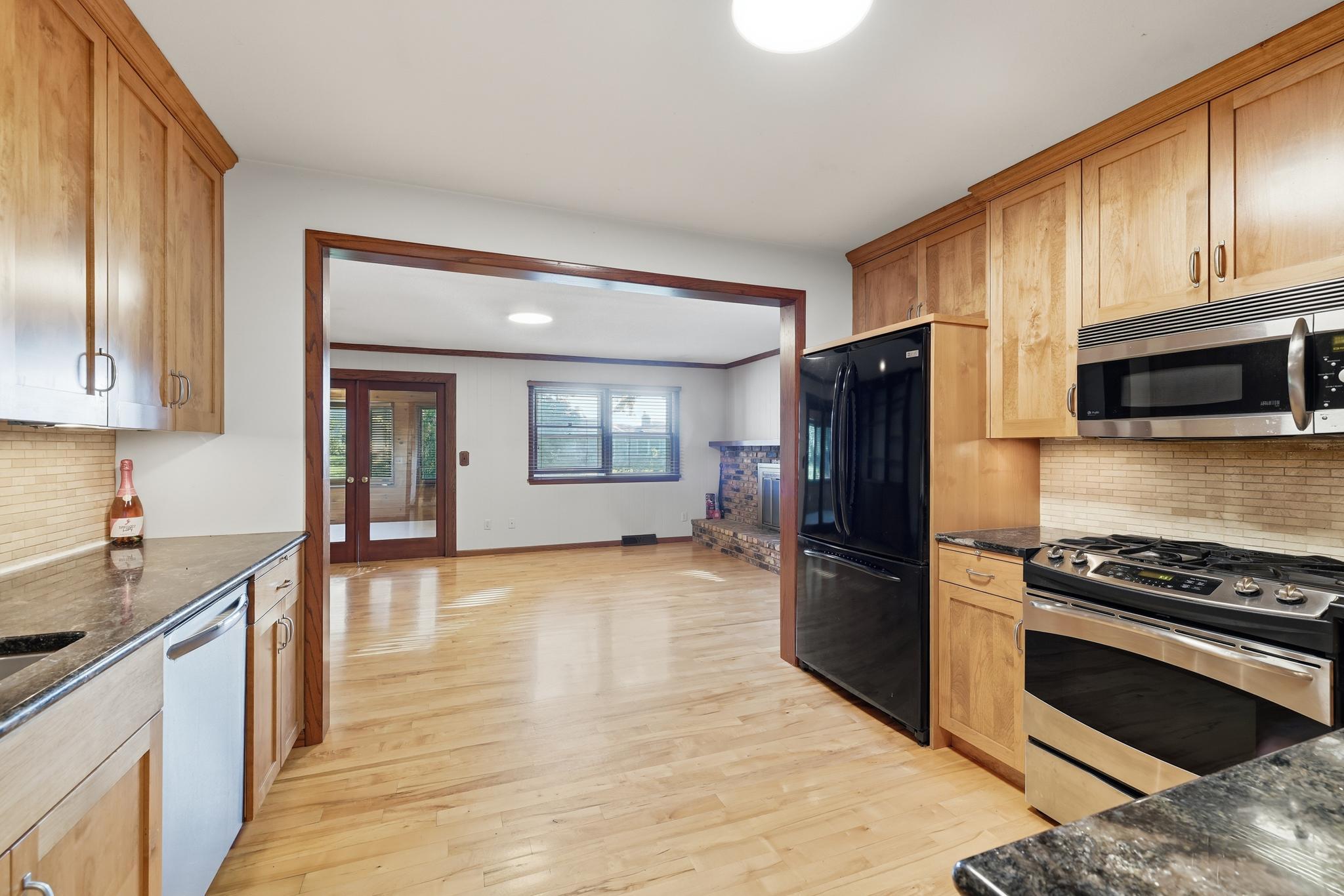 6208 Hillside Road Edina, MN 55436 - Photo 12 of 31 Gallery Image 12