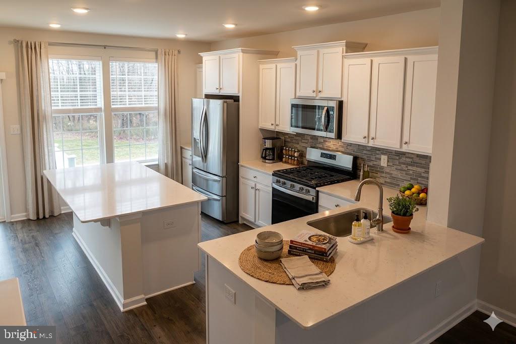 404 Monte Farm Road Mount Laurel, NJ 08054 - Photo 6 of 23 Bright and airy modern kitchen space.