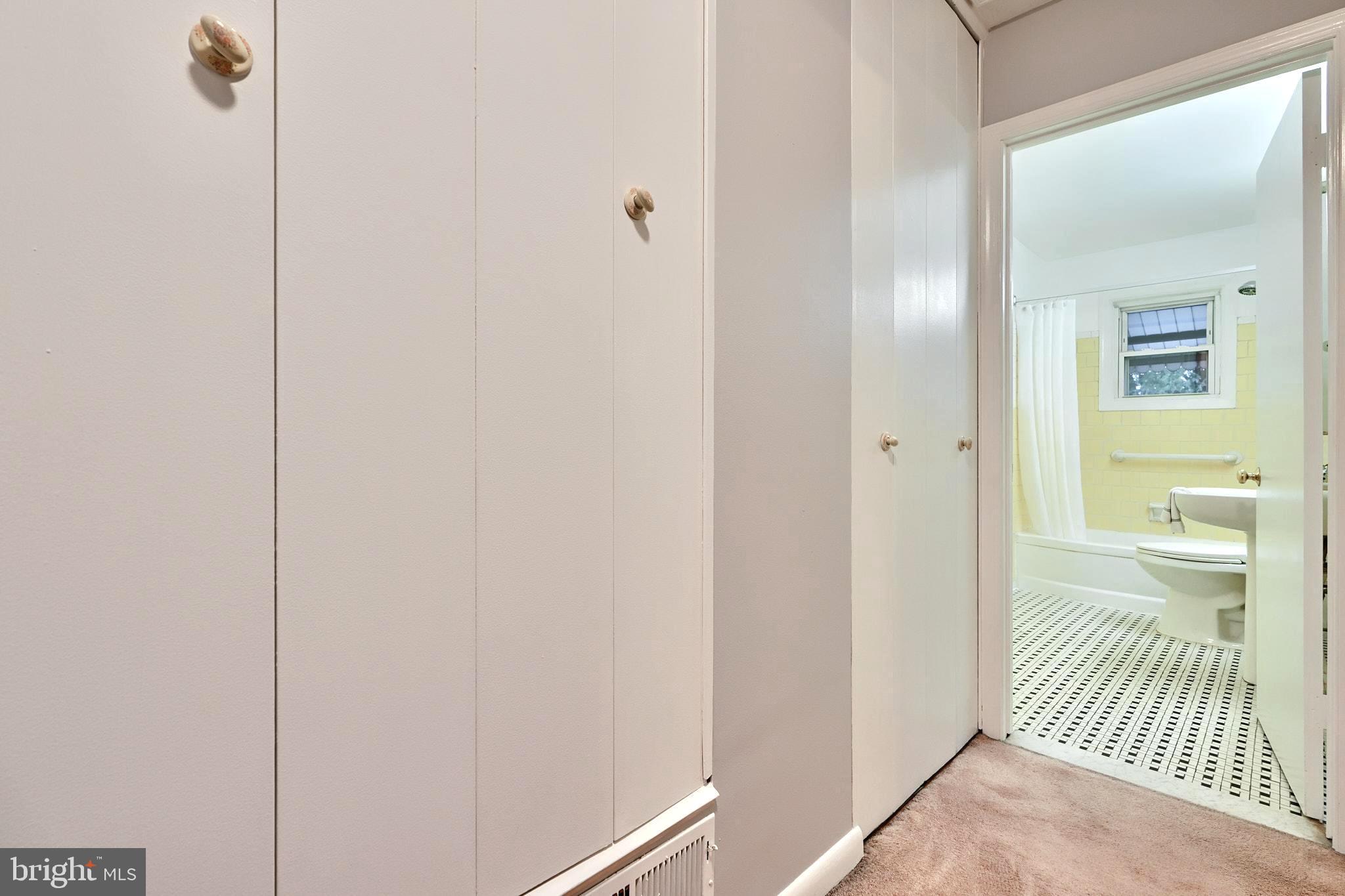 1718 Stokesley Road Dundalk, MD 21222 - Photo 31 of 44 HALLWAY w/2 CLOSETS! (UPPER LVL)