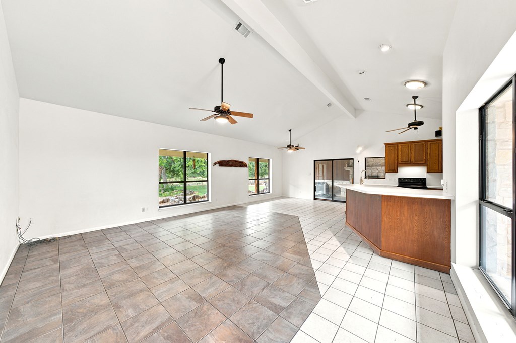 118 Re Ranch Road Kerrville, TX 78028 - Photo 5 of 36 Gallery Image 5