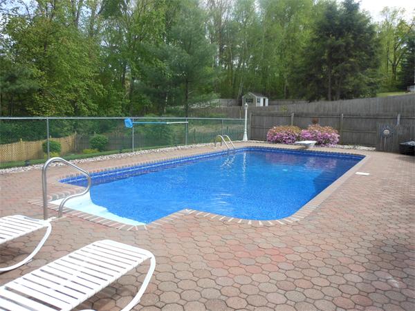 110 Old Farm Road Westfield, MA 01085 - Photo 2 of 28 Gallery Image 2