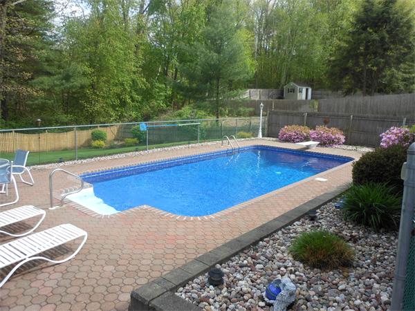110 Old Farm Road Westfield, MA 01085 - Photo 3 of 28 Gallery Image 3