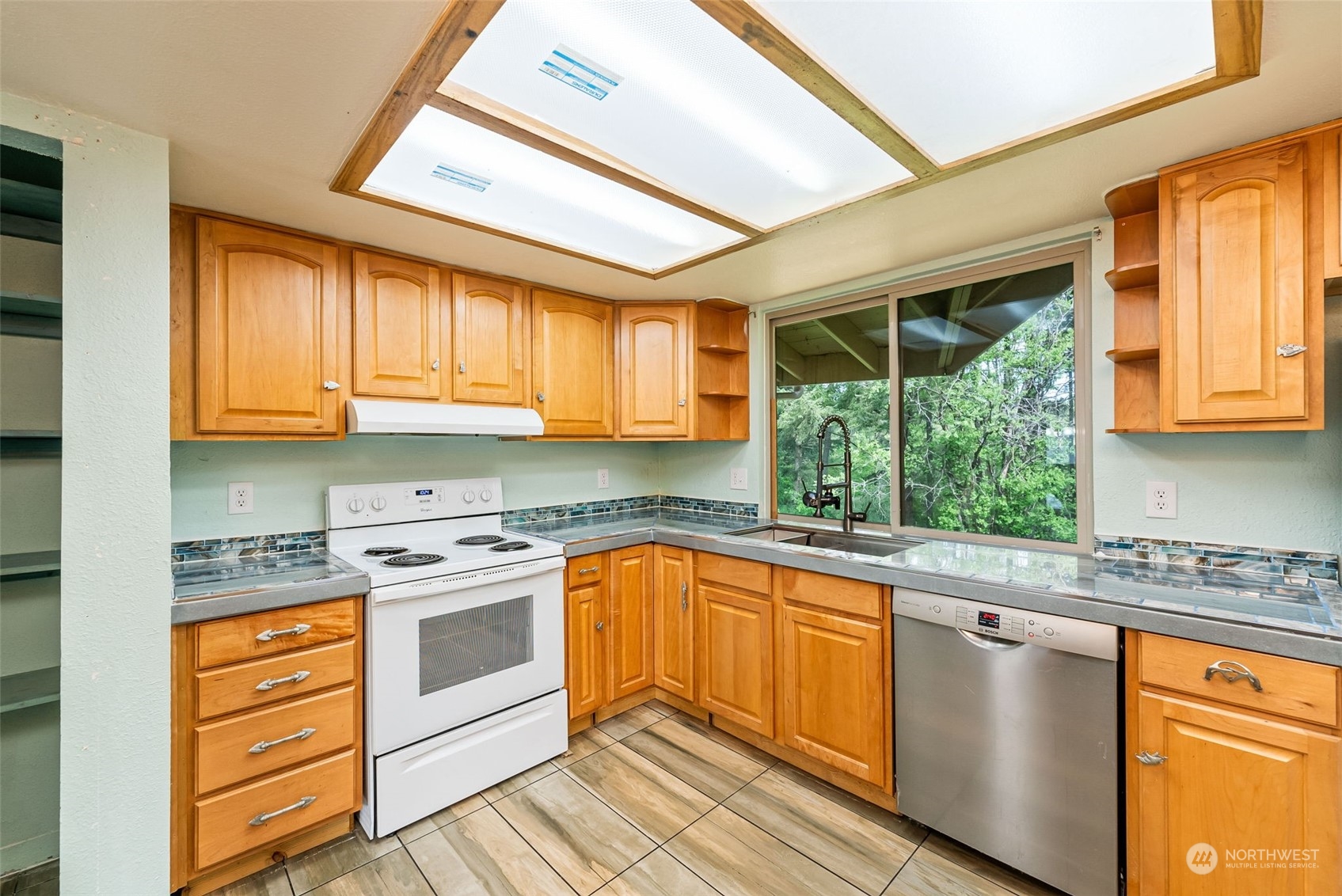 596 Southwest Little Tree Circle Port Orchard, WA 98367 - Photo 7 of 30 Gallery Image 7