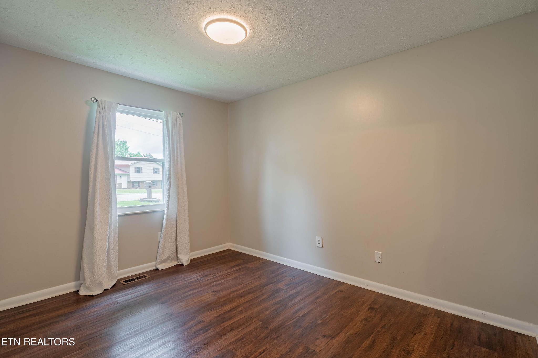 2326 Chukar Road Knoxville, TN 37923 - Photo 14 of 27 Gallery Image 14