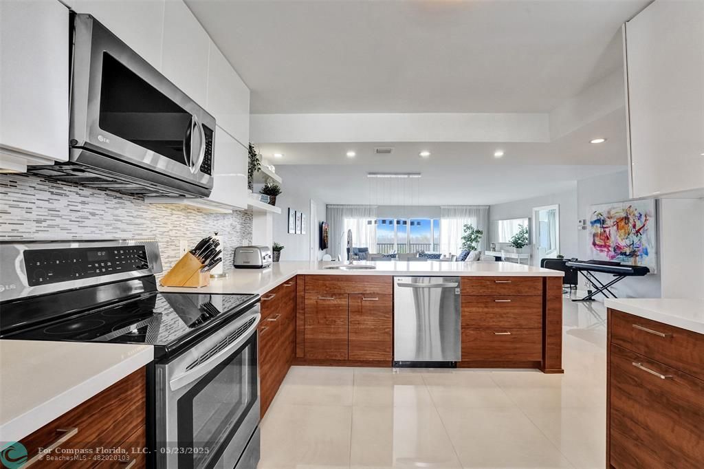 1523 East Hillsboro Boulevard, Unit 1031 Deerfield Beach, FL 33441 - Photo 3 of 78