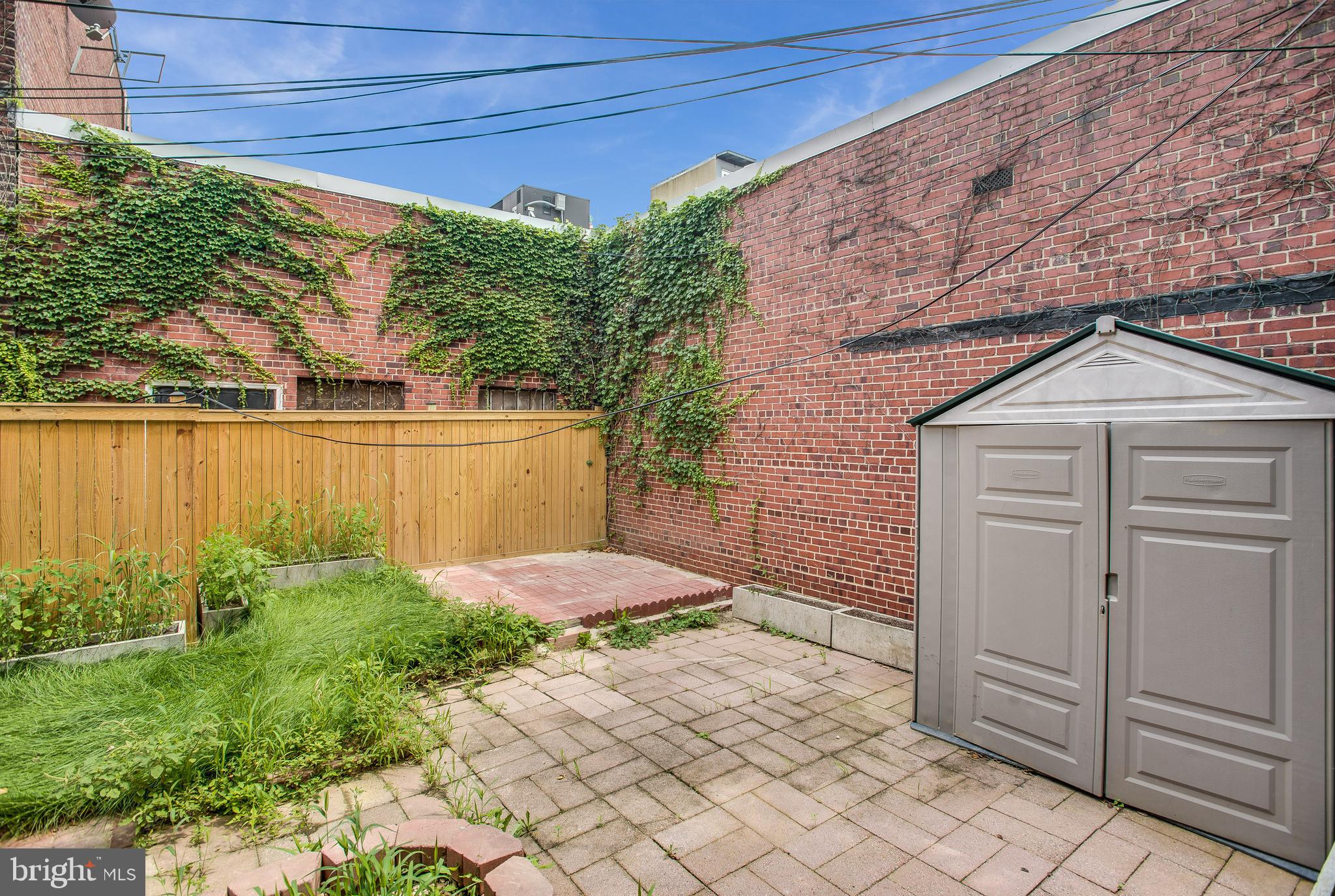 729 10th Street Northeast Washington, DC 20002 - Photo 19 of 20 a view of a backyard of the house