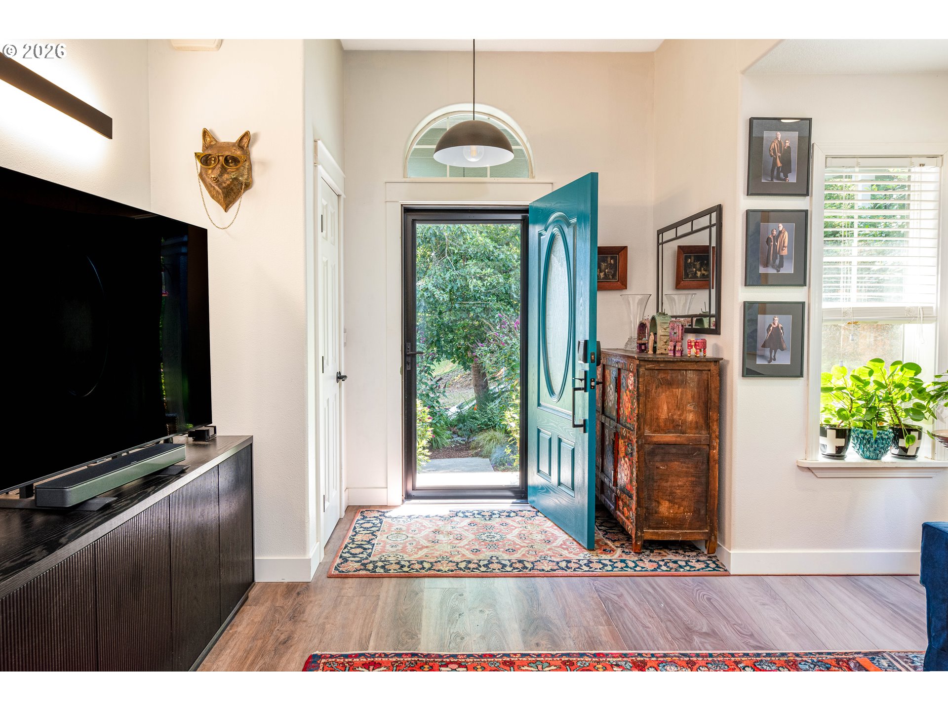 510 South 6th Street Springfield, OR 97477 - Photo 5 of 39 Entrance/Foyer