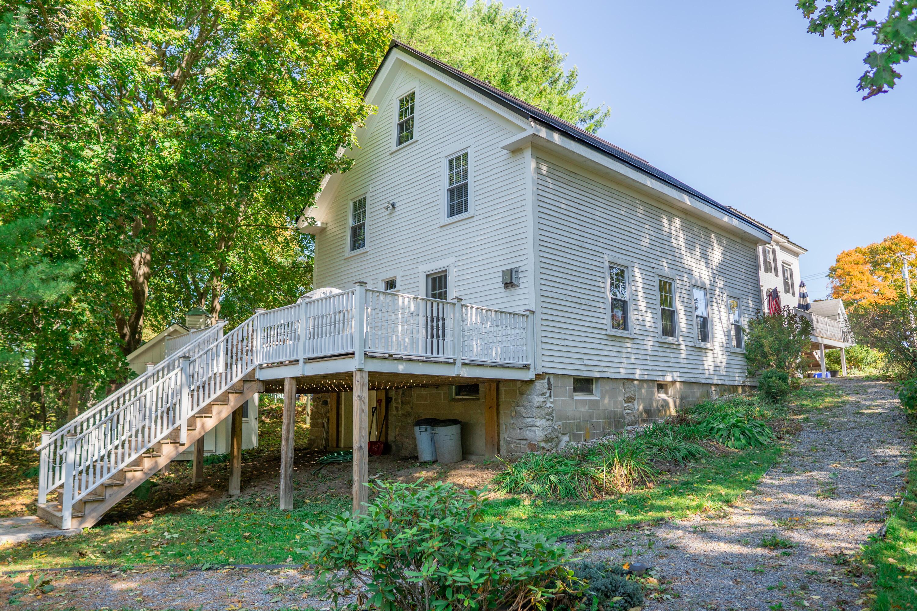696 High Street 004