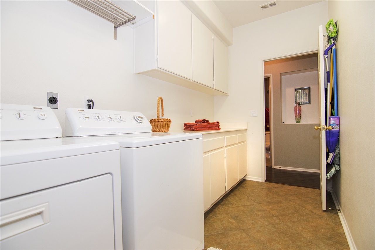 9391 Michelle Court Spring Valley, CA 91977 - Photo 20 of 25 Gallery Image 20