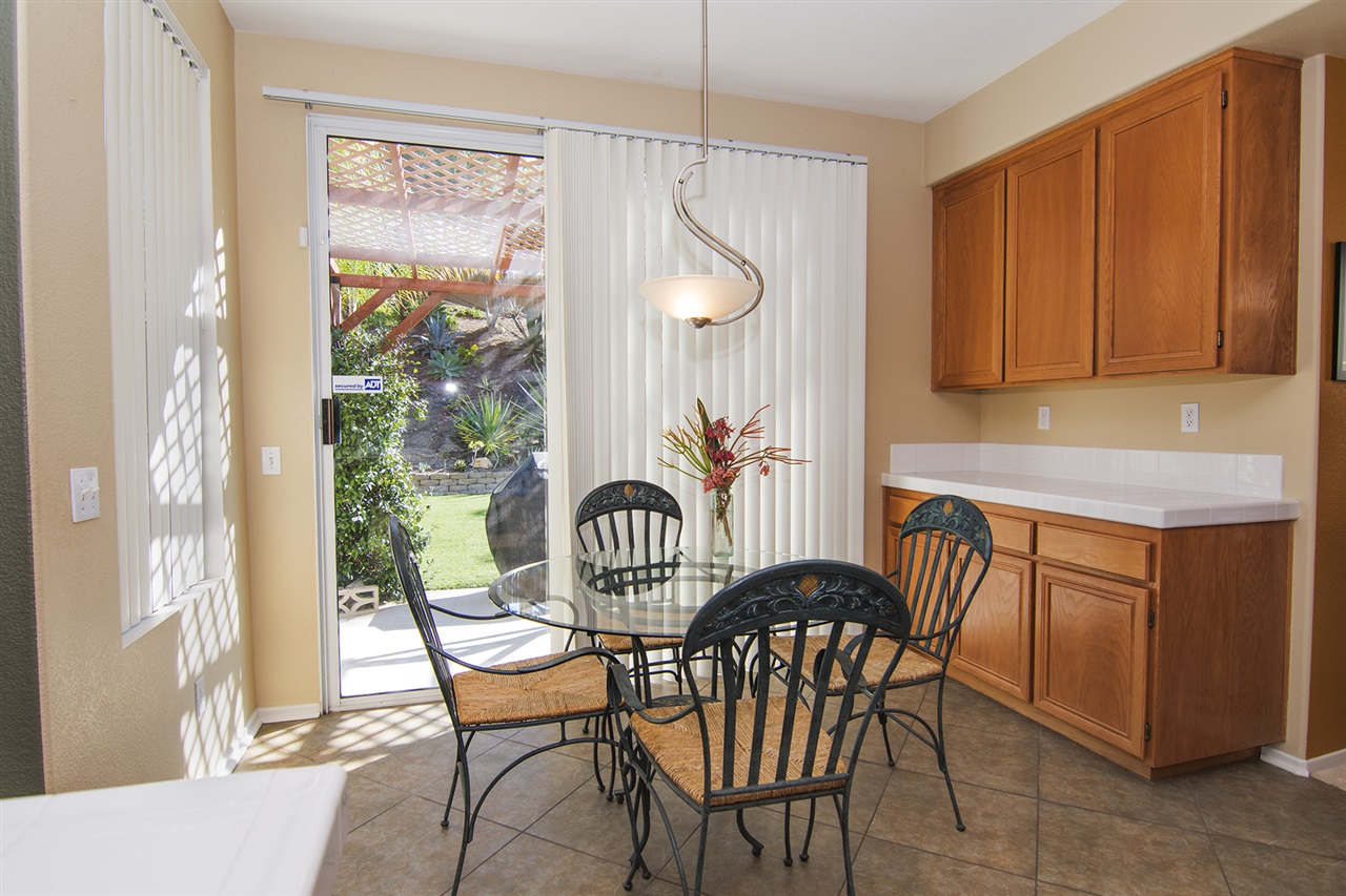 9391 Michelle Court Spring Valley, CA 91977 - Photo 9 of 25 Gallery Image 9