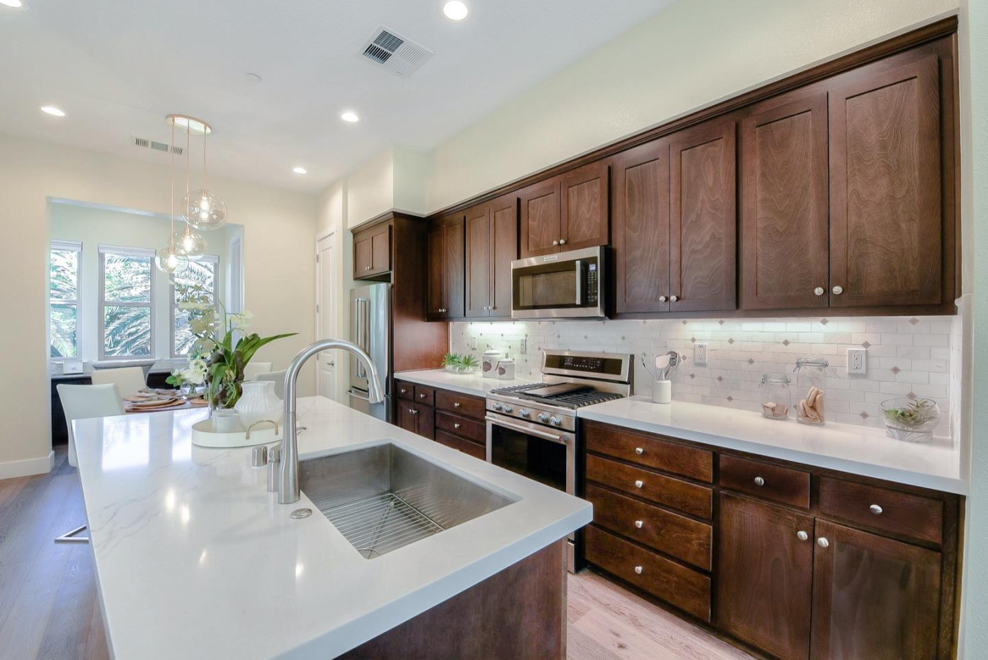 308 Cherokee Loop Mountain View, CA 94043 - Photo 12 of 42 Gallery Image 12