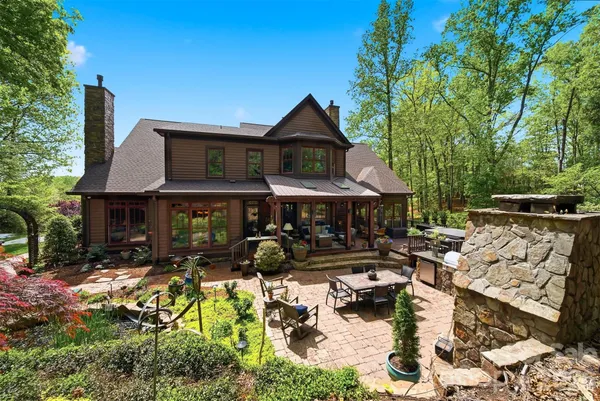 $1,265,000 | 2748 Trent Drive Northeast, Conover, NC 28613