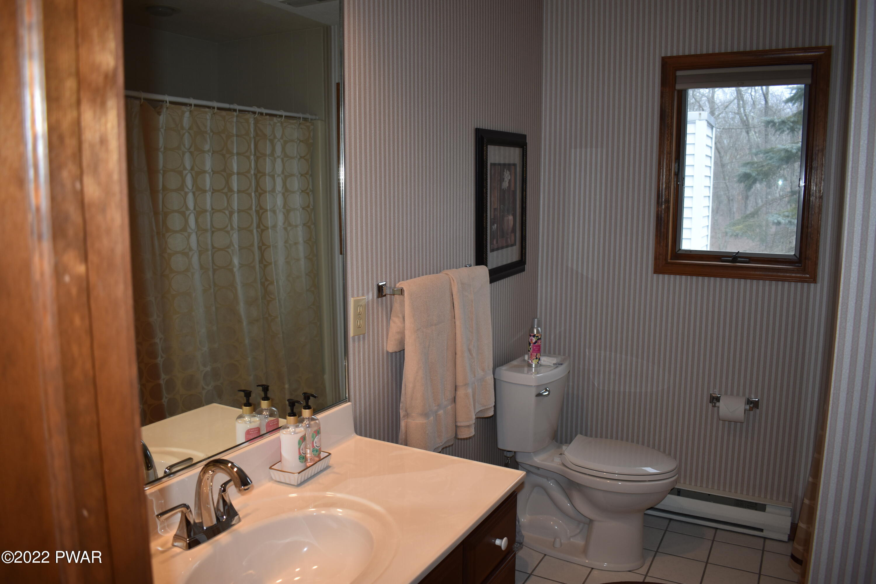 301 Maple Ridge Drive Hawley, PA 18428 - Photo 25 of 34 035