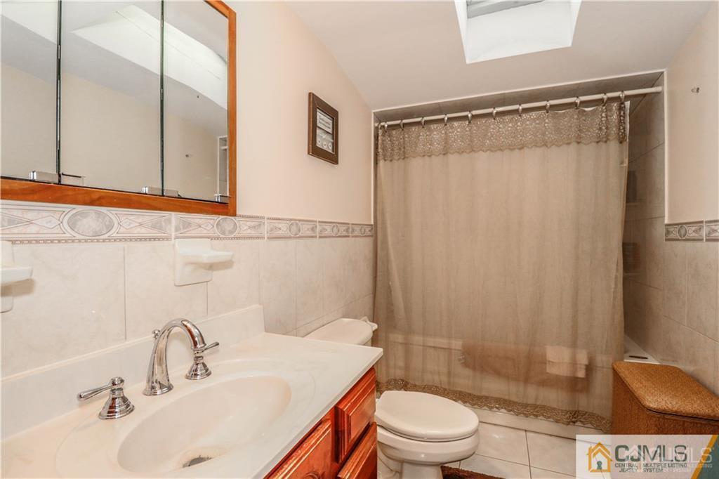 19 Rolling Road Middlesex, NJ 08846 - Photo 17 of 24 Gallery Image 17