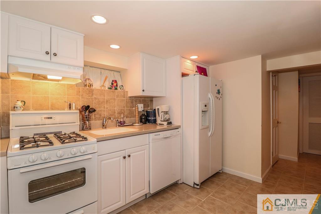 19 Rolling Road Middlesex, NJ 08846 - Photo 20 of 24 Gallery Image 20