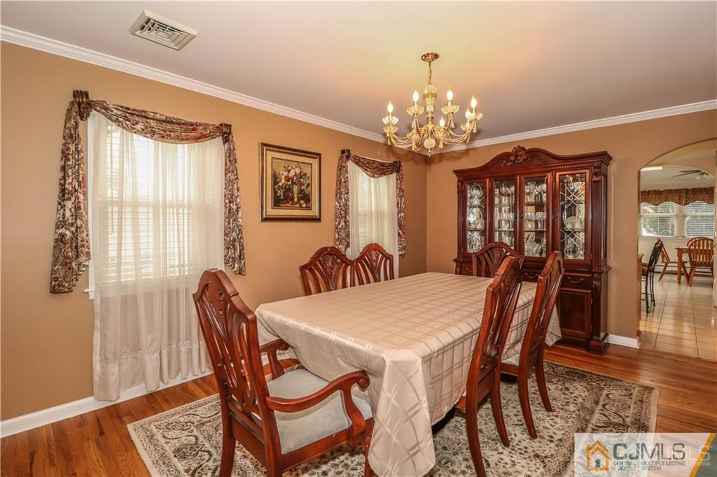 19 Rolling Road Middlesex, NJ 08846 - Photo 5 of 24 Gallery Image 5