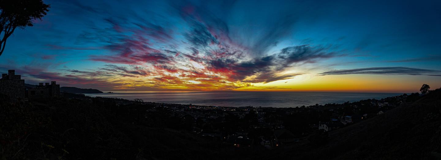270 Beachview Avenue, Unit 14 Pacifica, CA 94044 - Photo 35 of 41 a view of an ocean from a house