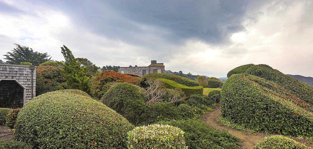 270 Beachview Avenue, Unit 14 Pacifica, CA 94044 - Photo 38 of 41 a view of a garden
