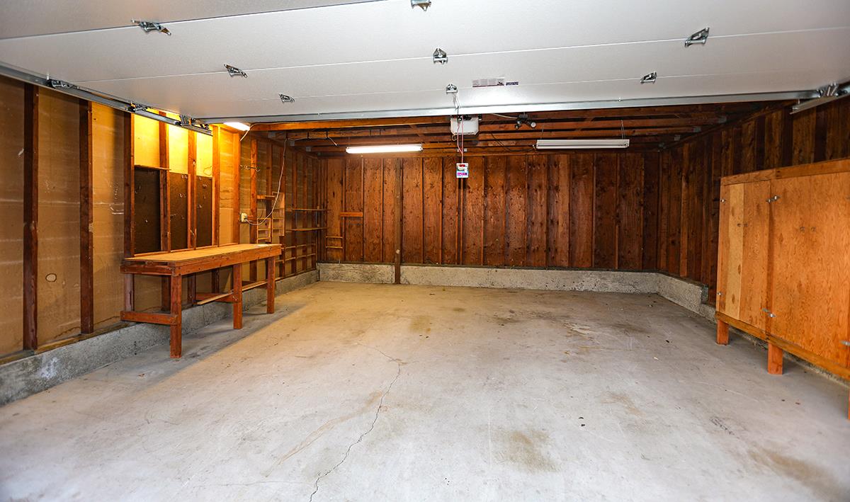 270 Beachview Avenue, Unit 14 Pacifica, CA 94044 - Photo 8 of 41 a view of room with furniture and a window