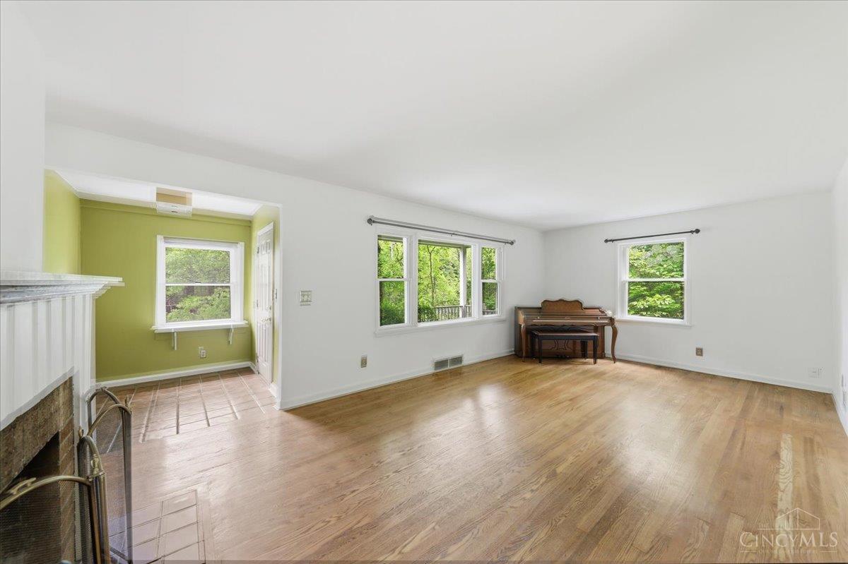 5246 Shepherd Road Cincinnati, OH 45223 - Photo 5 of 34
