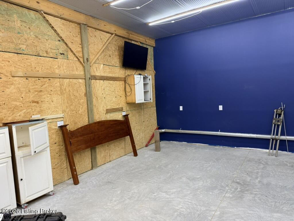 770 Jim Clark Road New Haven, KY 40051 - Photo 18 of 27 Garage 2
