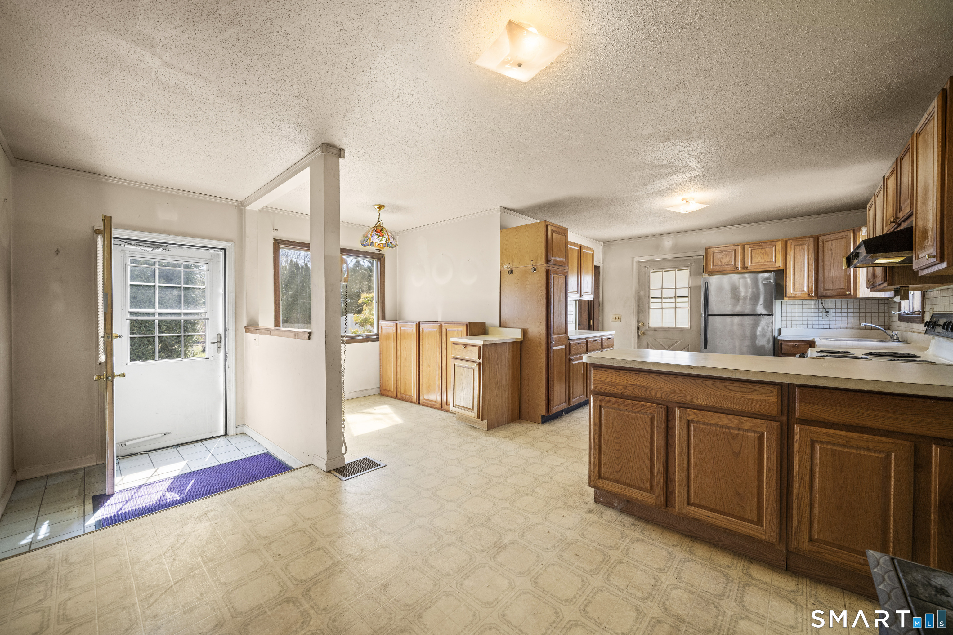 56 South River Street Enfield, CT 06082 - Photo 12 of 38